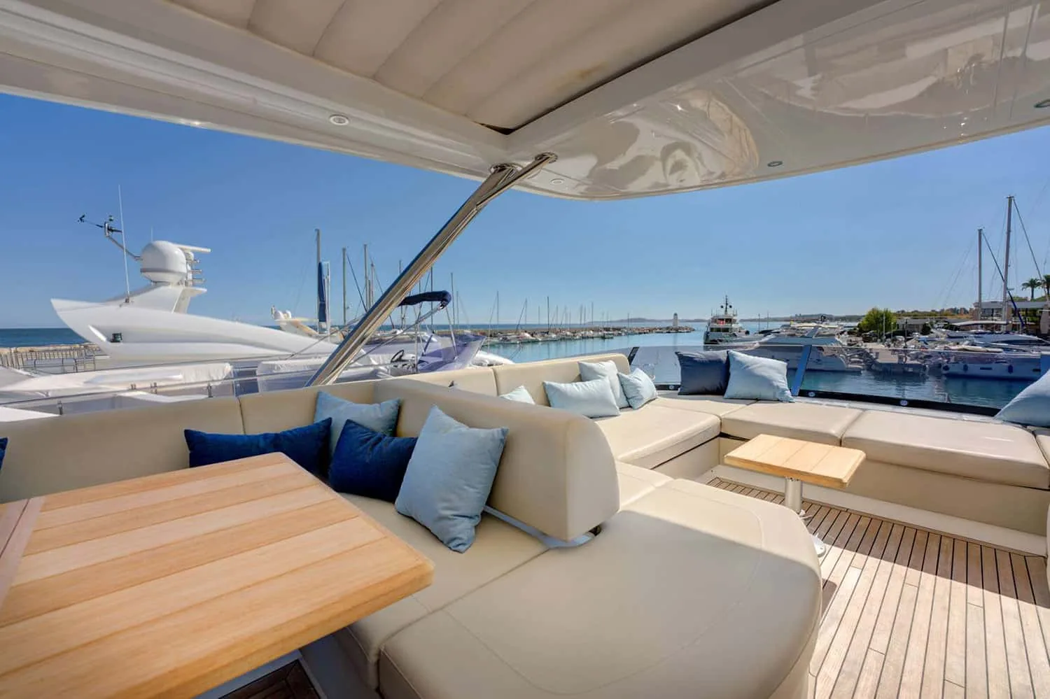 MIKEL ANGELO - yacht charter photo 11