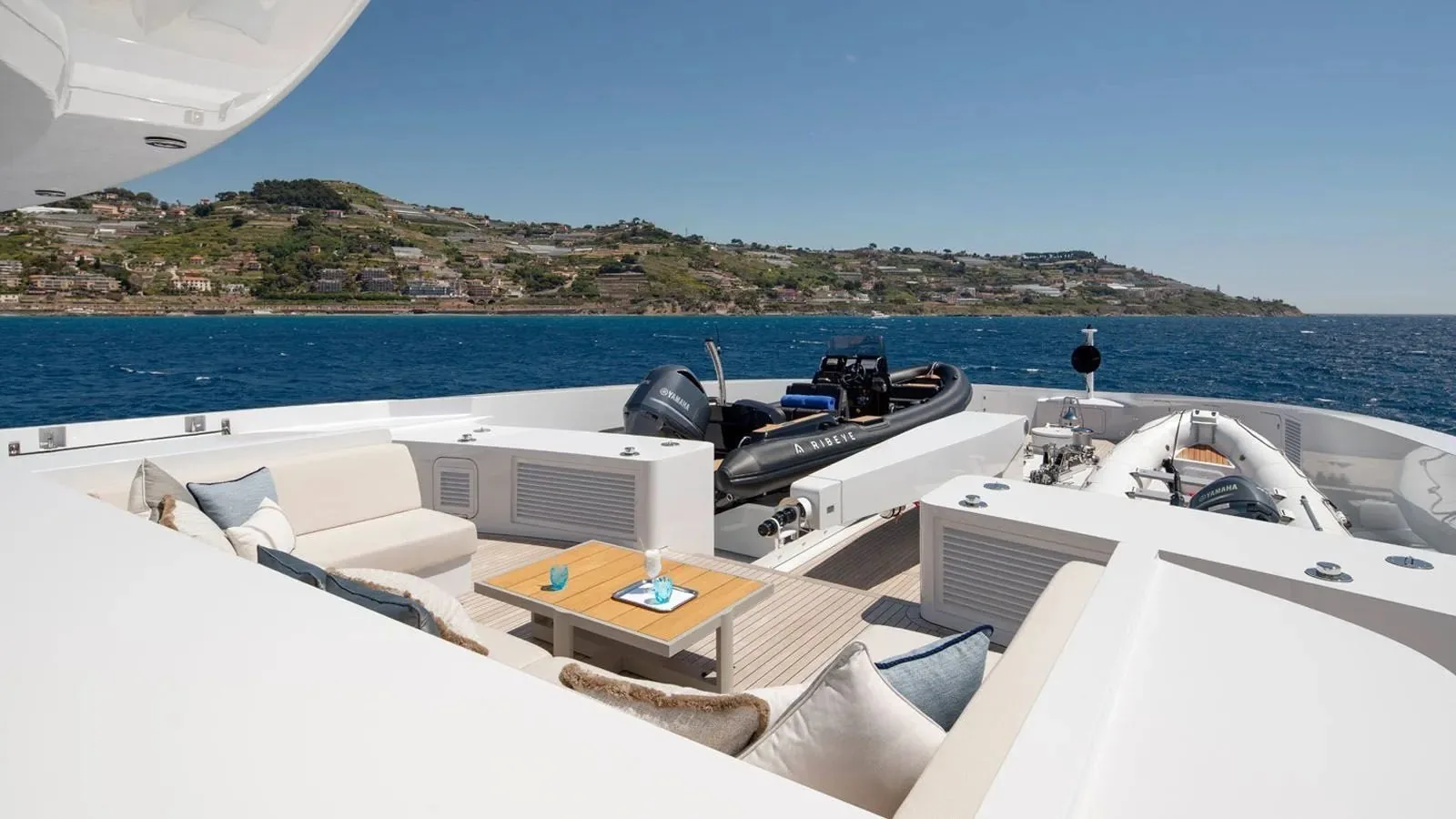 MOSKITO - yacht charter photo 4