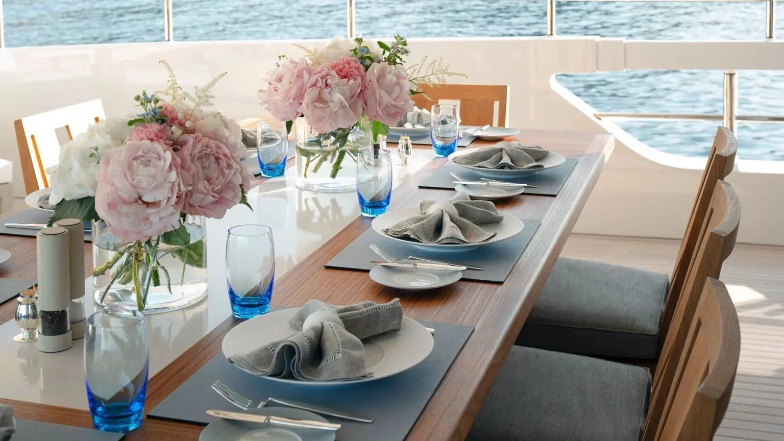 MOSKITO - yacht charter photo 6