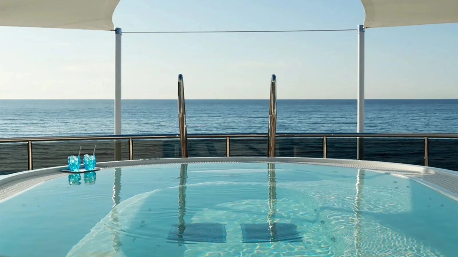 MOSKITO - yacht charter photo 9