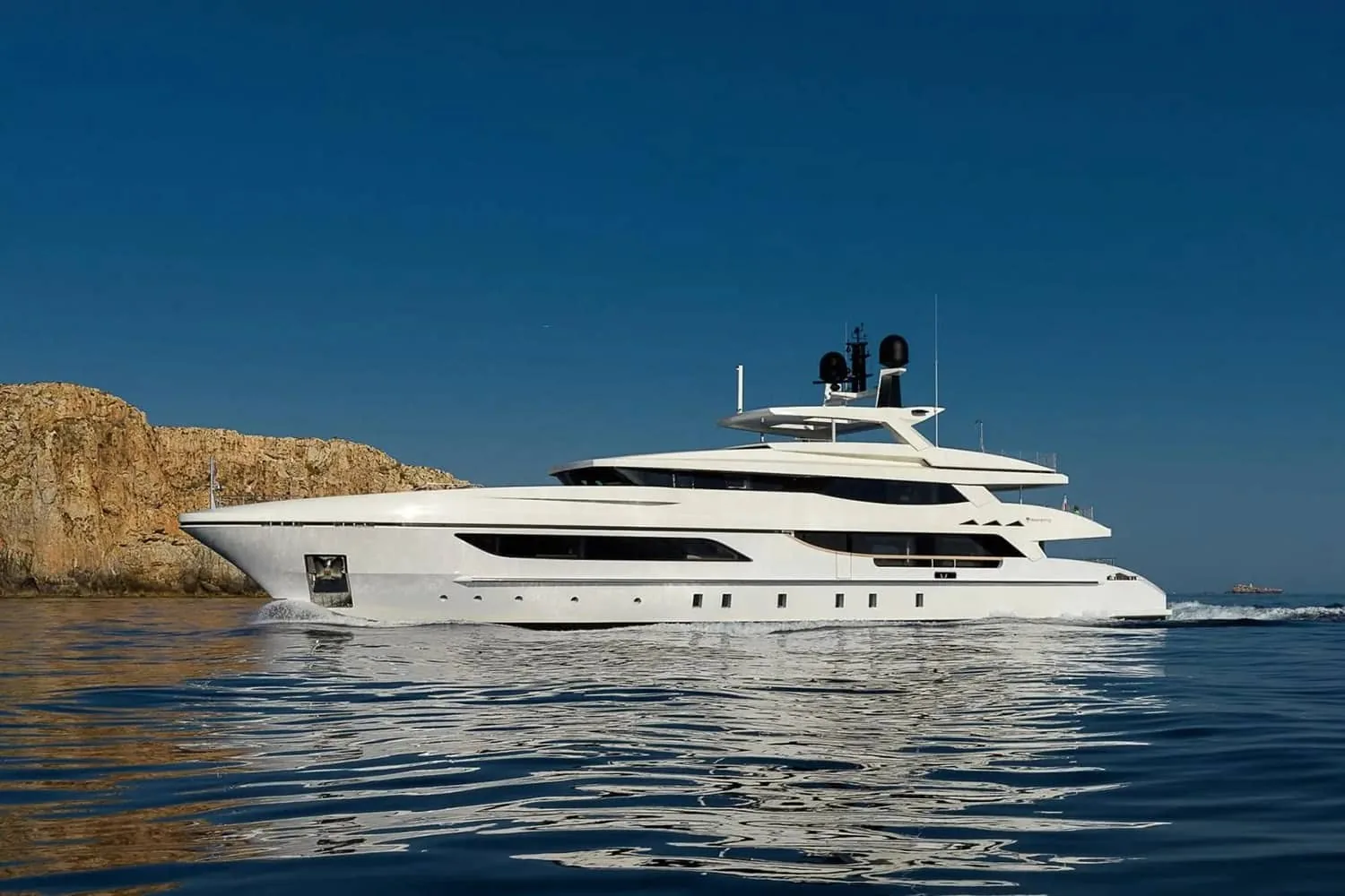 MR T - yacht charter photo 4