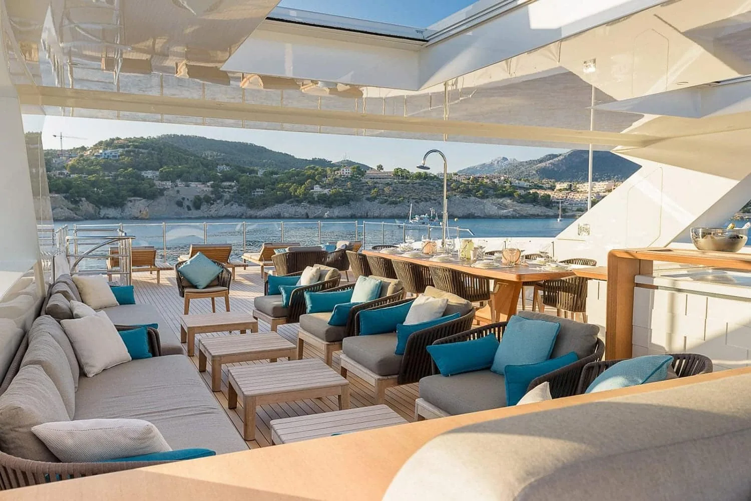 MR T - yacht charter photo 7
