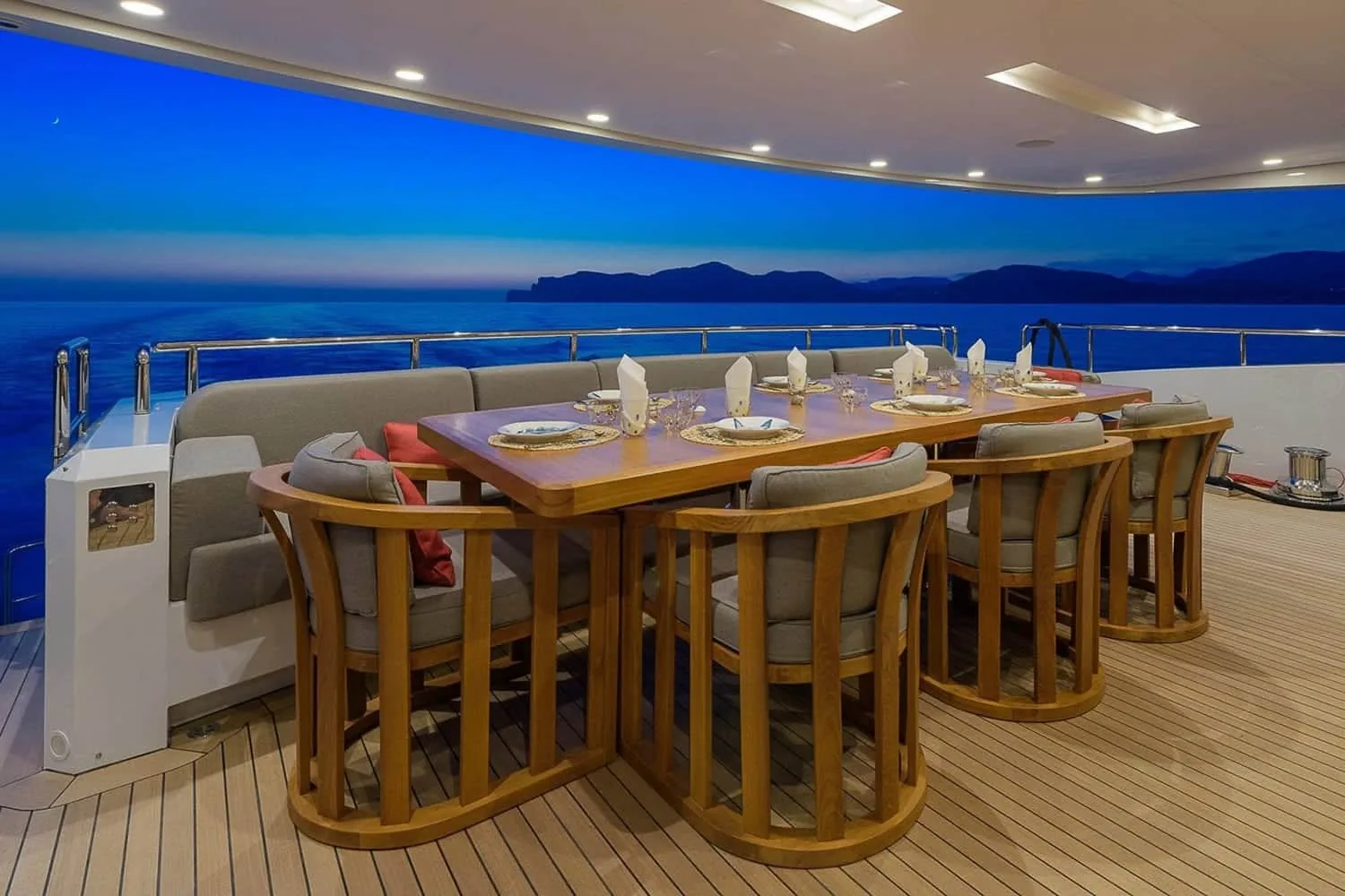 MR T - yacht charter photo 15