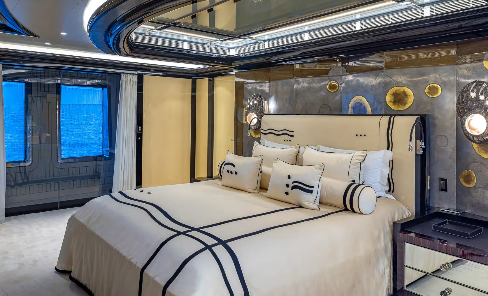 OKTO - yacht charter photo 7