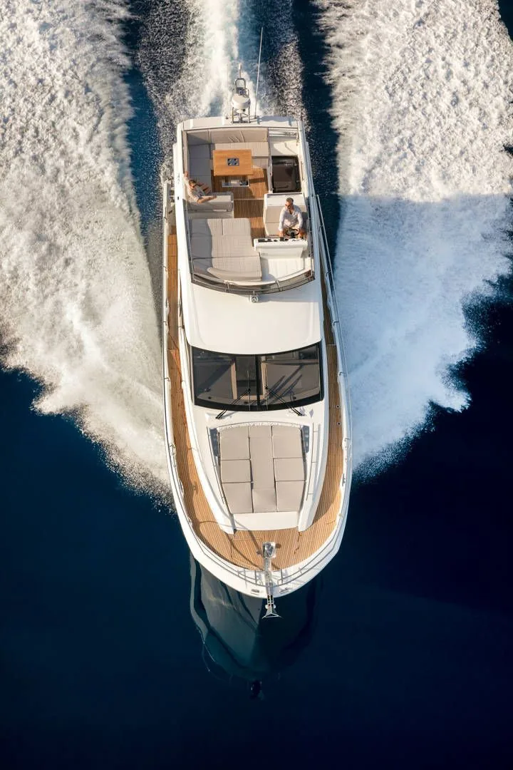 Prestige 520 Fly - yacht charter photo 12