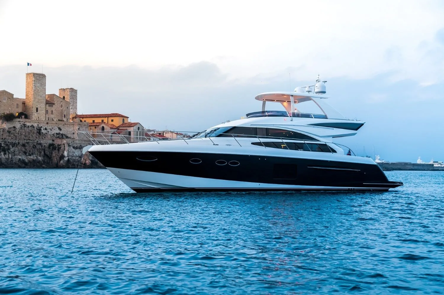 PRINCESS V64 - yacht charter photo 6