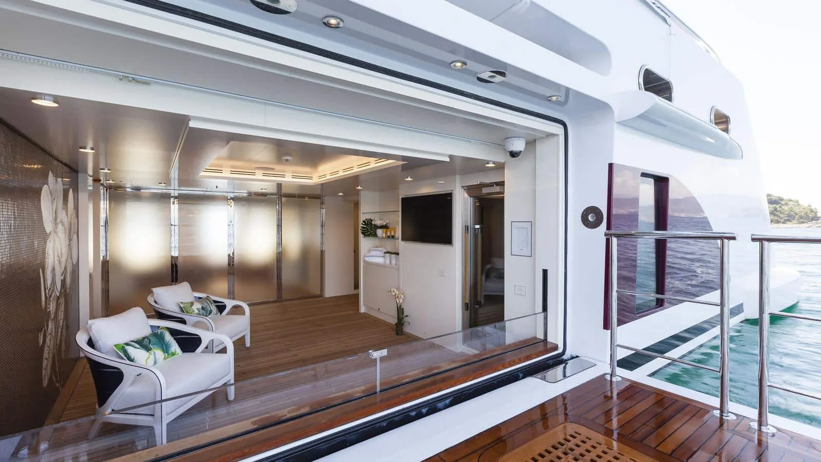 QUINTA ESSENTIA - yacht charter photo 10