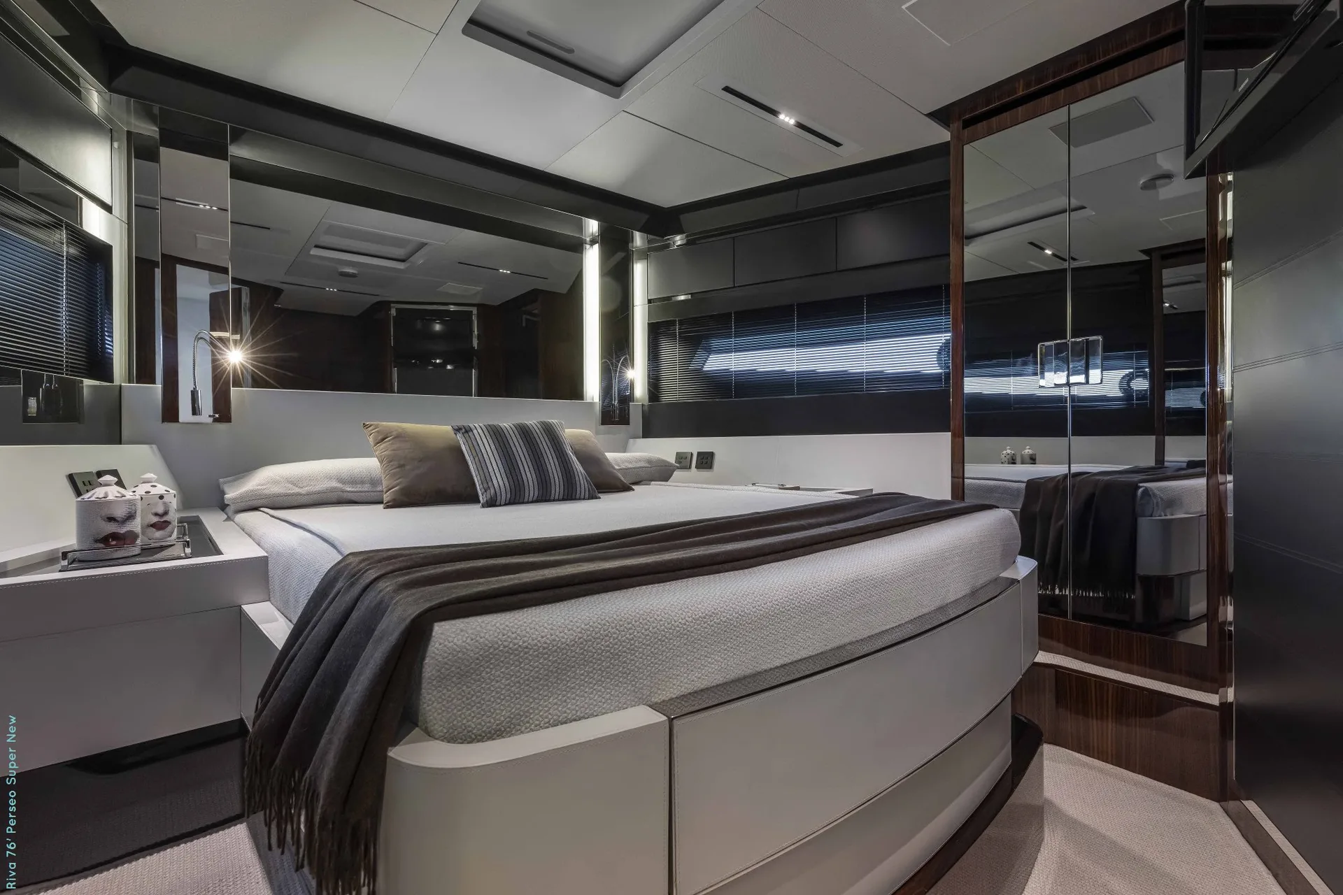 Riva 76 - yacht charter photo 12