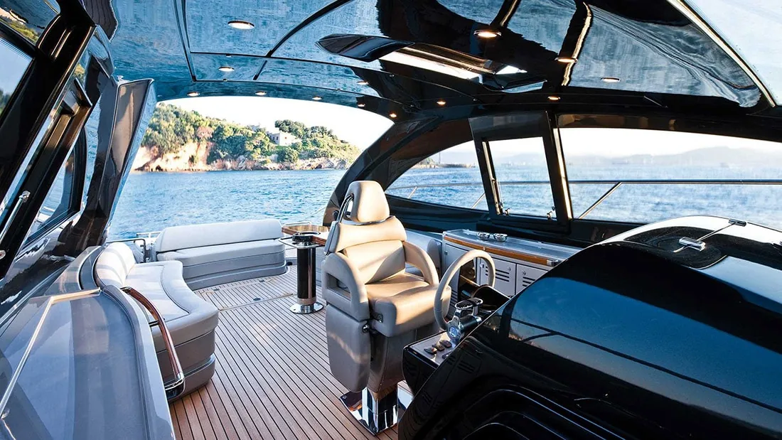 RIVA VERTIGO 63 - yacht charter photo 3