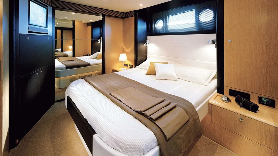RIVA VERTIGO 63 - yacht charter photo 5