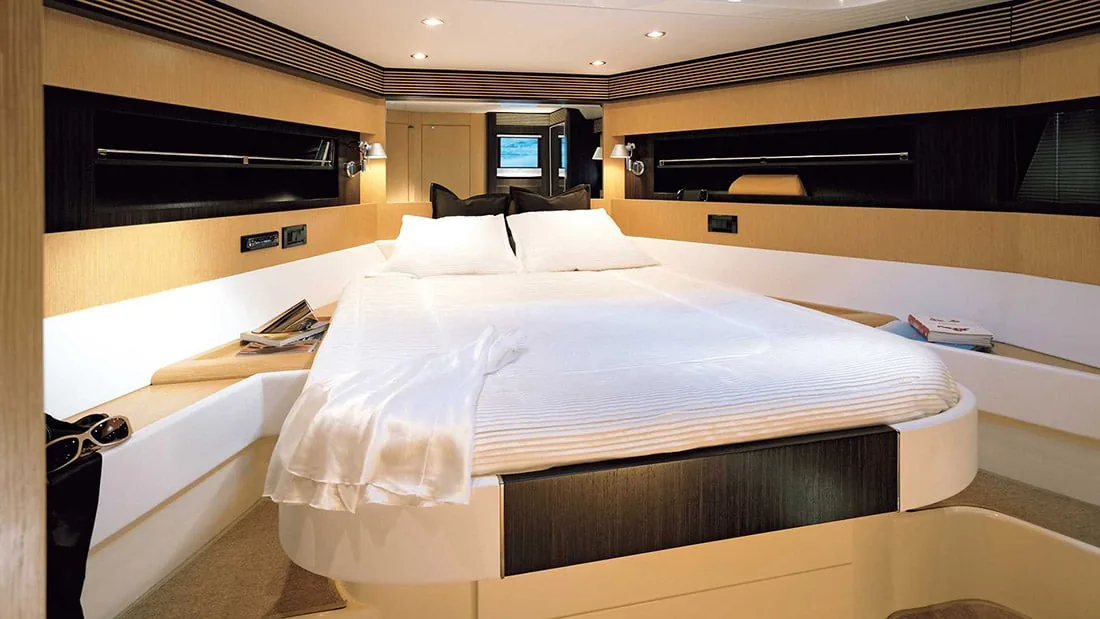 RIVA VERTIGO 63 - yacht charter photo 6