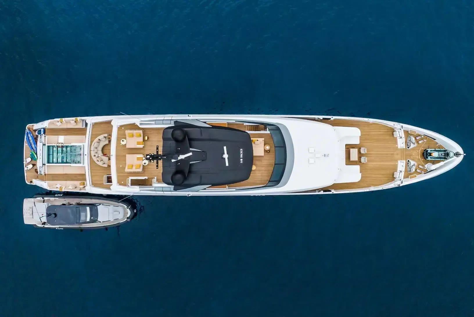 RMF - yacht charter photo 3
