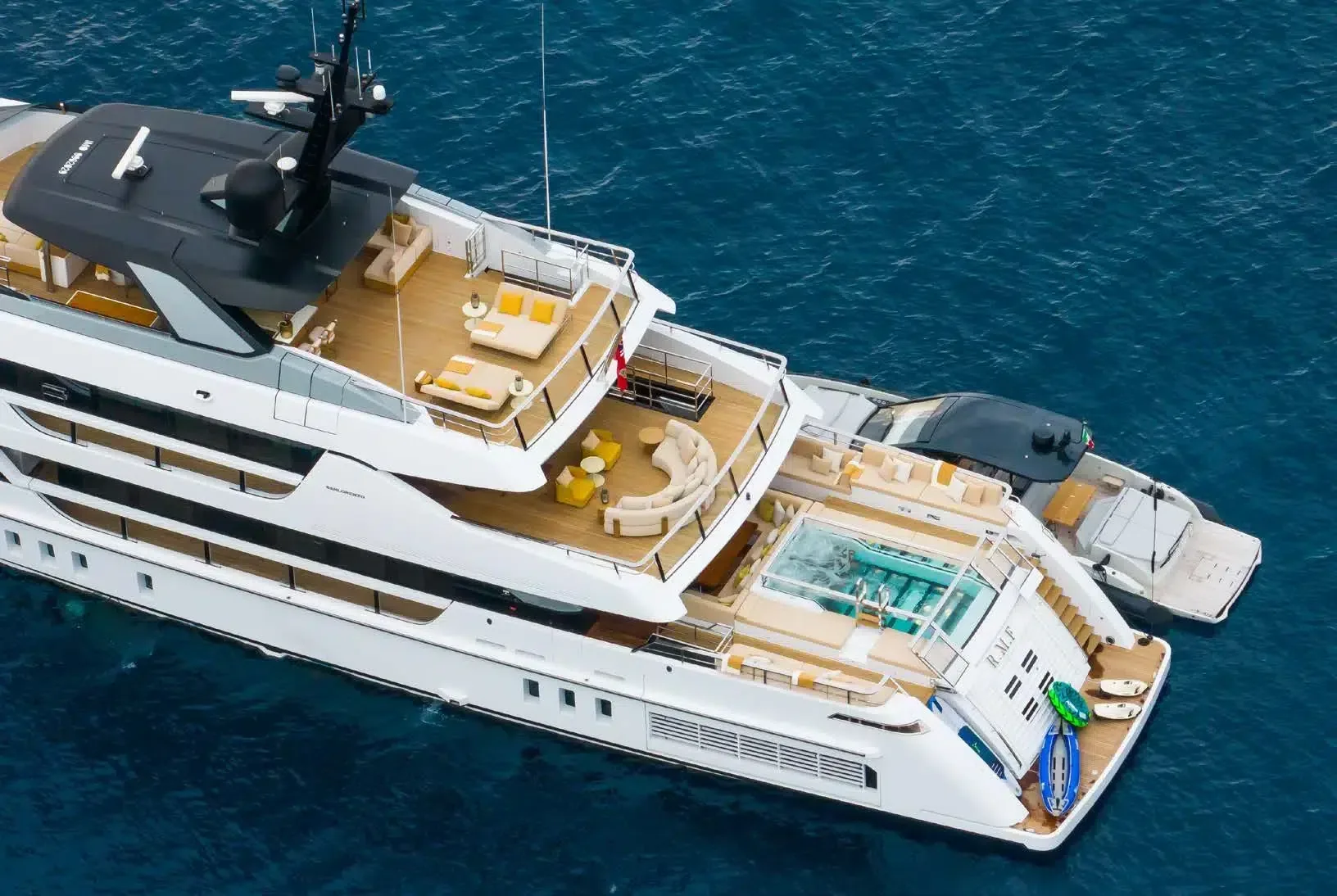 RMF - yacht charter photo 7