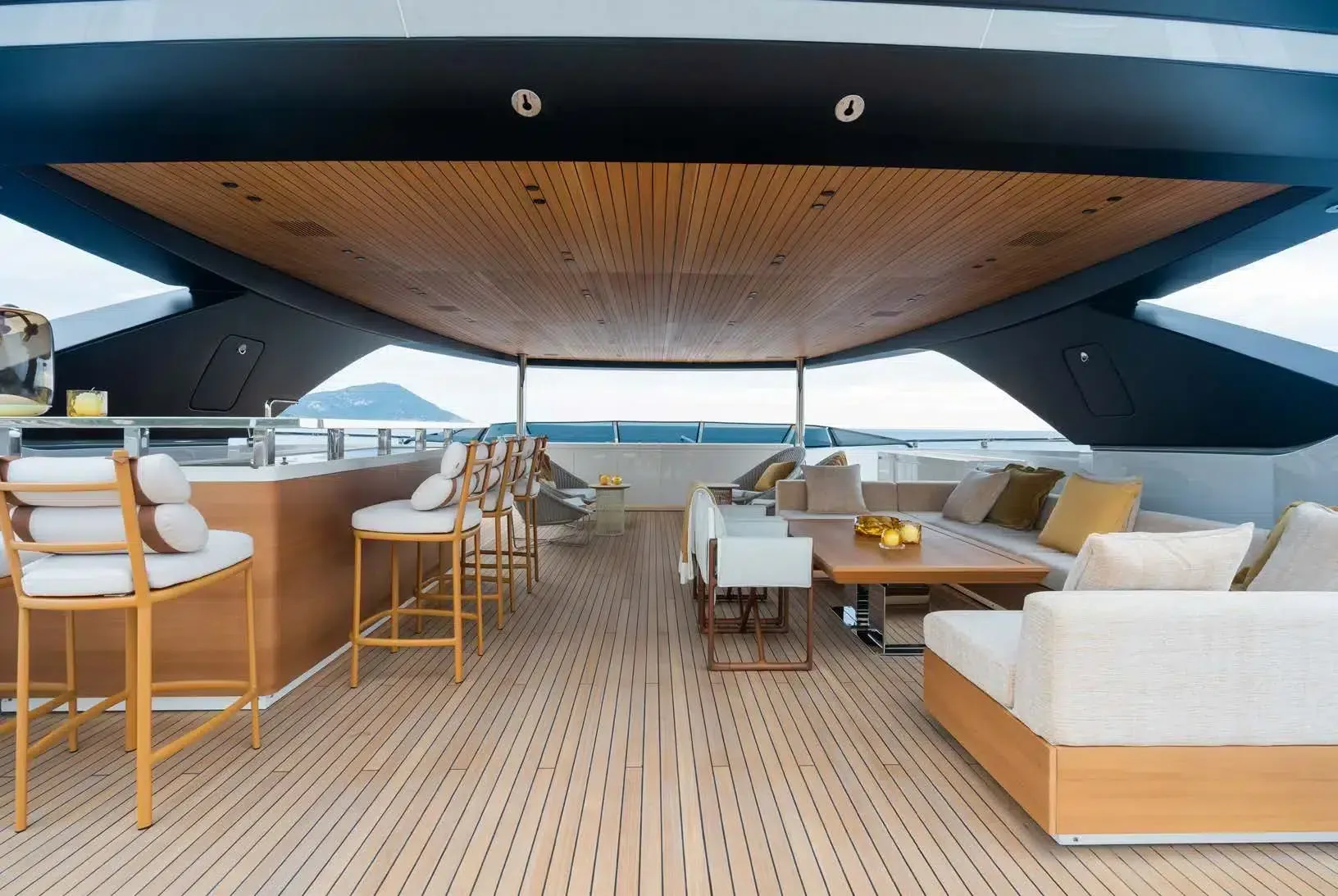 RMF - yacht charter photo 12