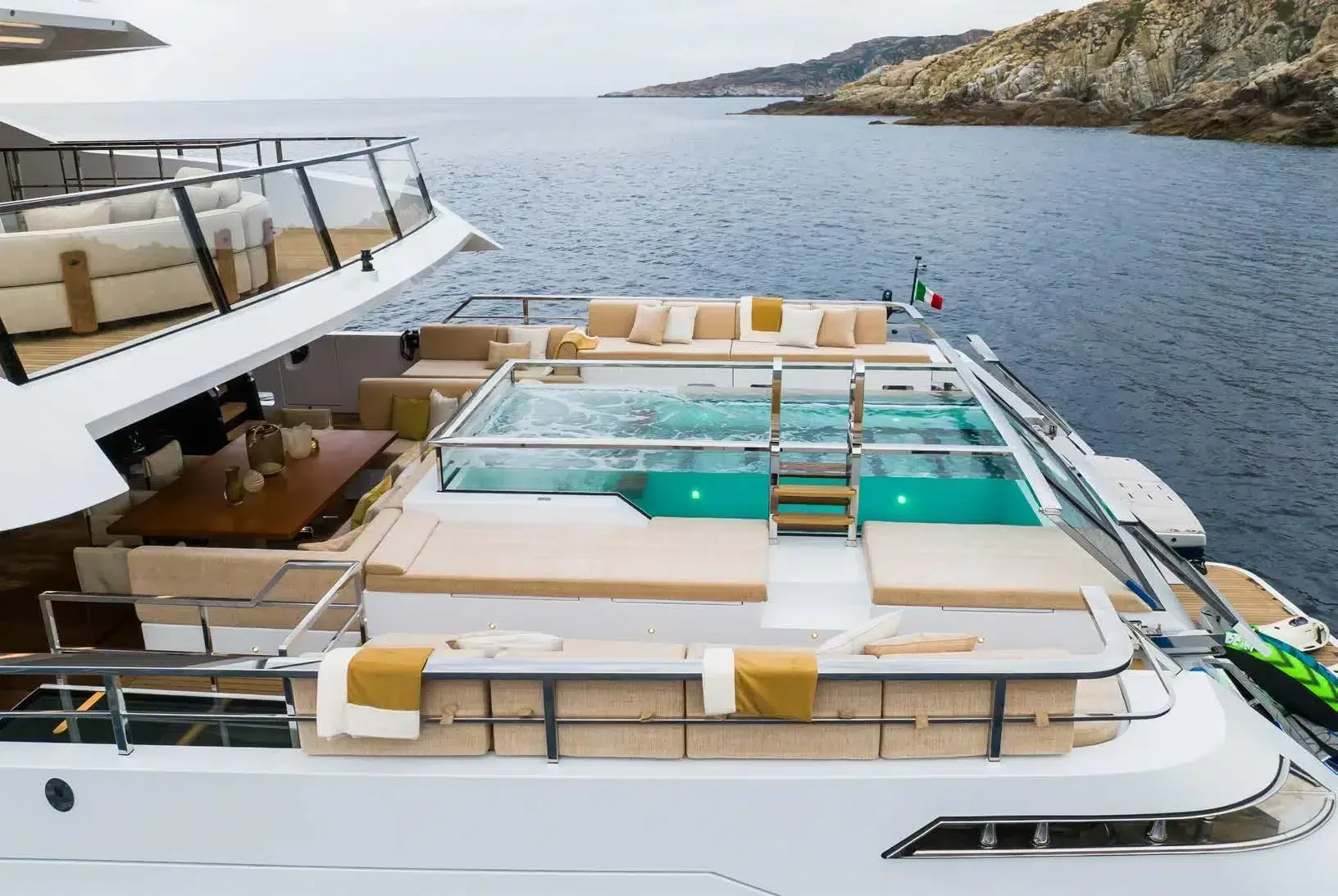 RMF - yacht charter photo 17