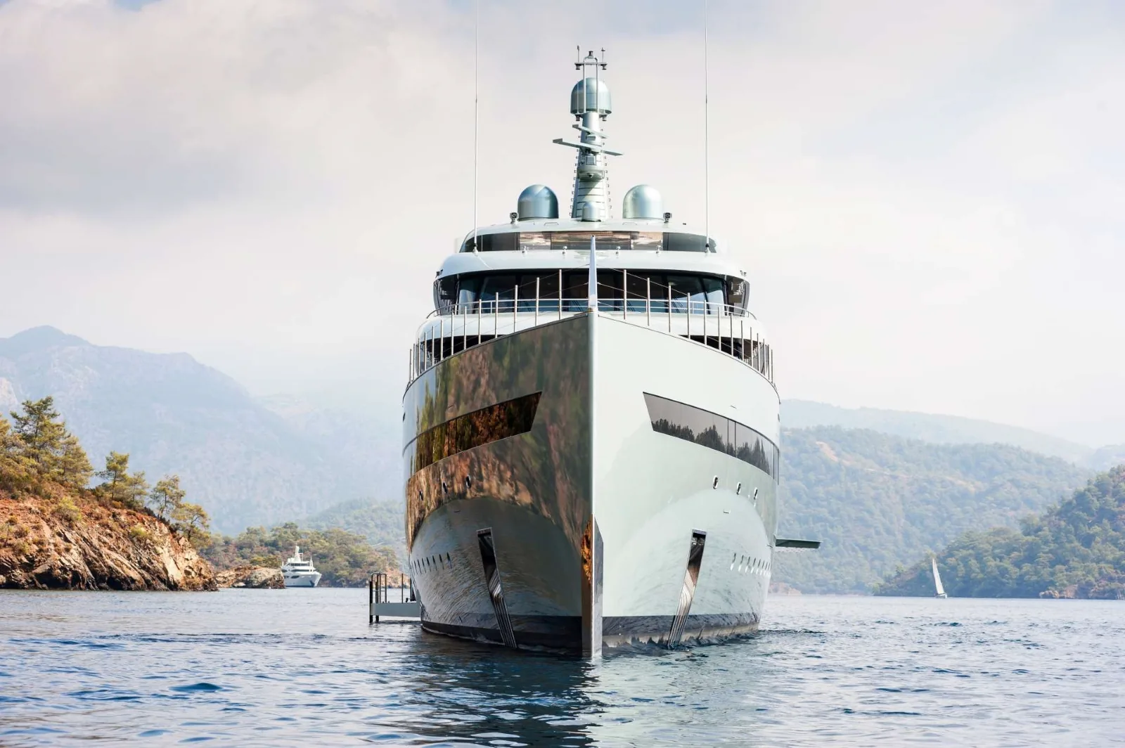 SAVANNAH - yacht charter photo 3