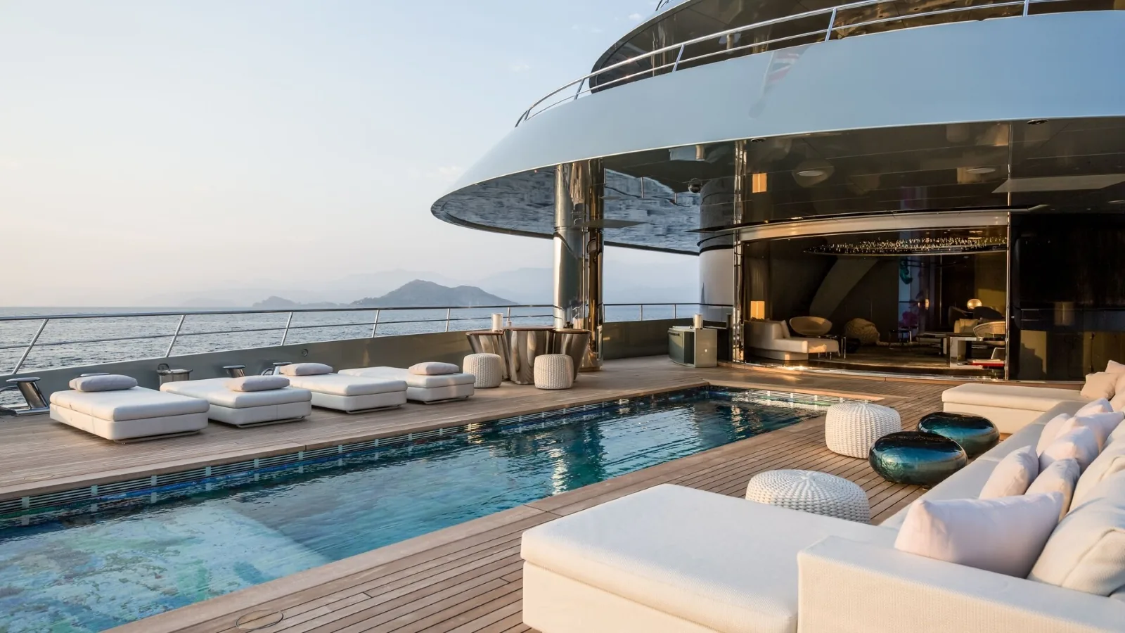 SAVANNAH - yacht charter photo 12
