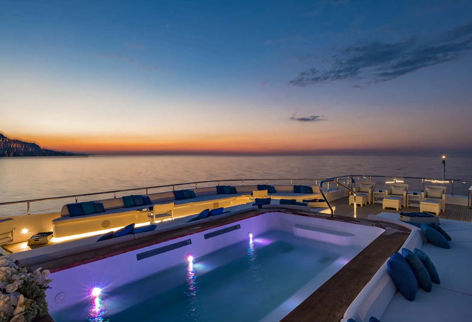 SERENITY - yacht charter photo 4