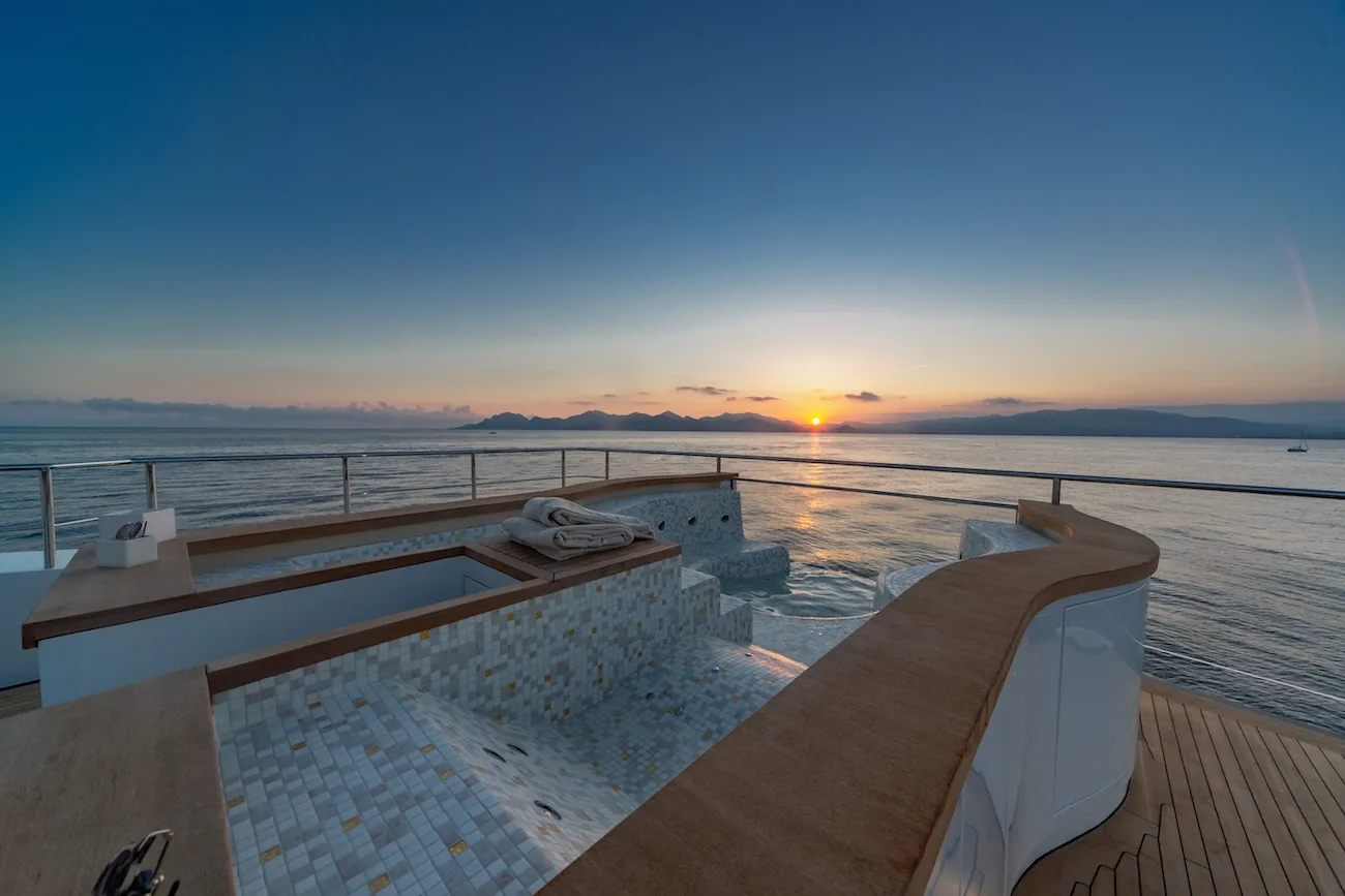 SILVER FOX - yacht charter photo 15