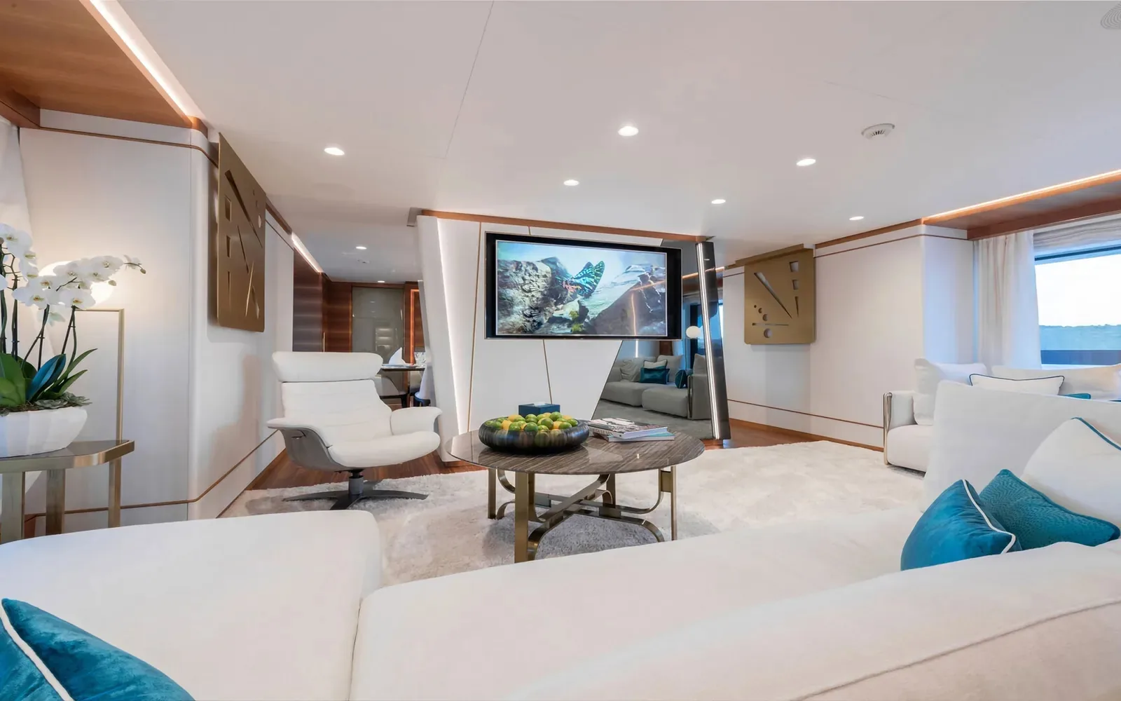 SILVER FOX - yacht charter photo 18