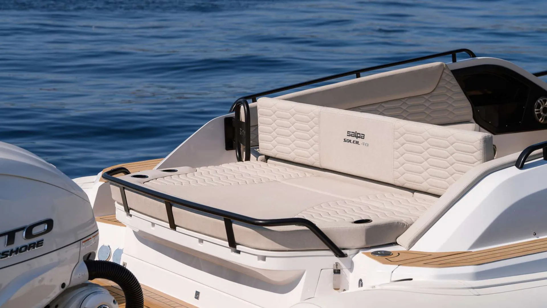Soleil 40 - yacht charter photo 4