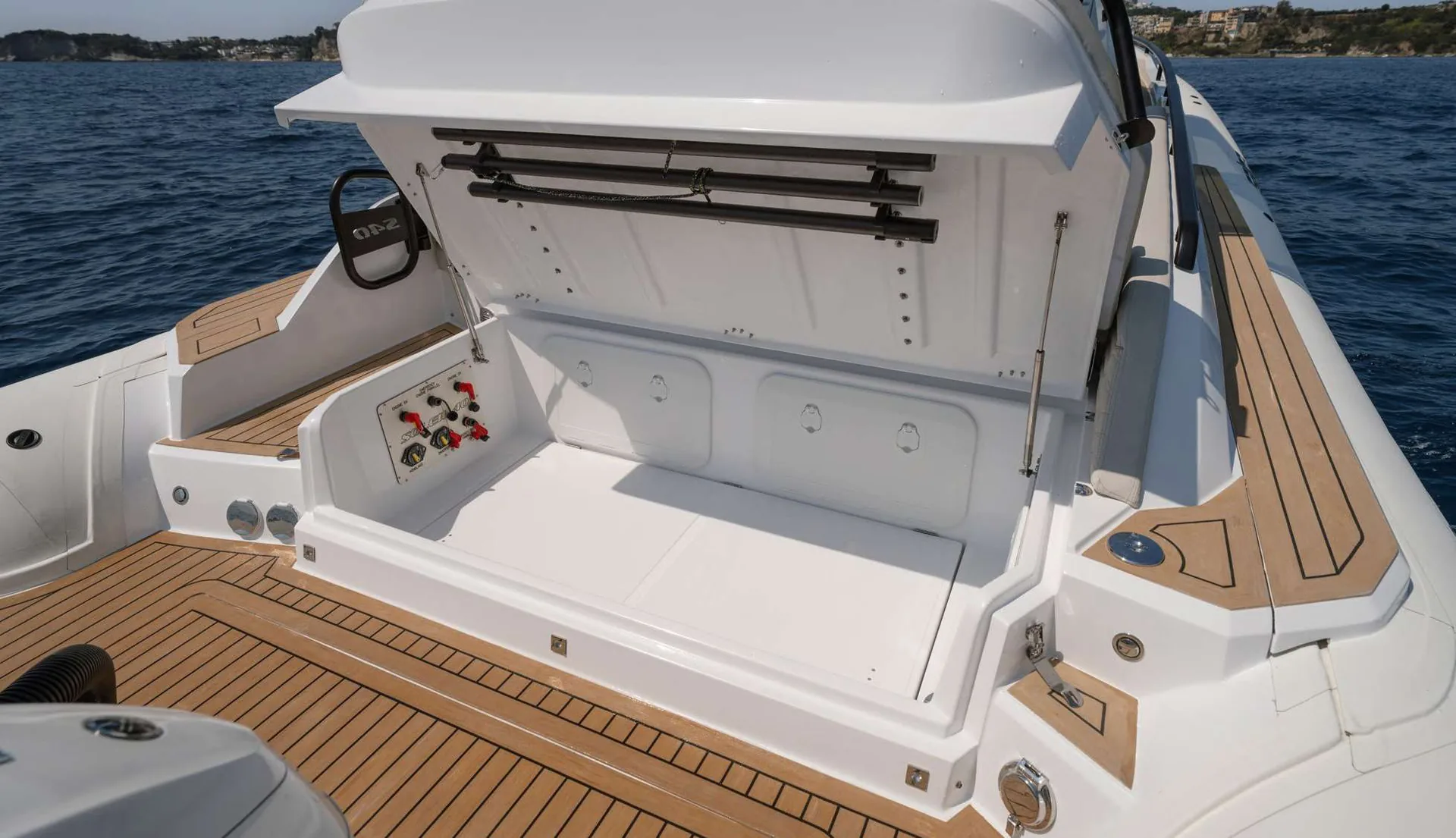 Soleil 40 - yacht charter photo 8