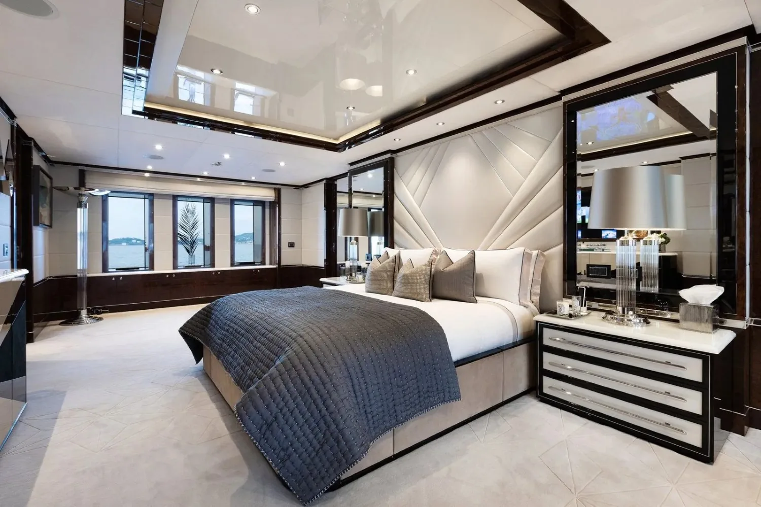 SOUNDWAVE - yacht charter photo 3