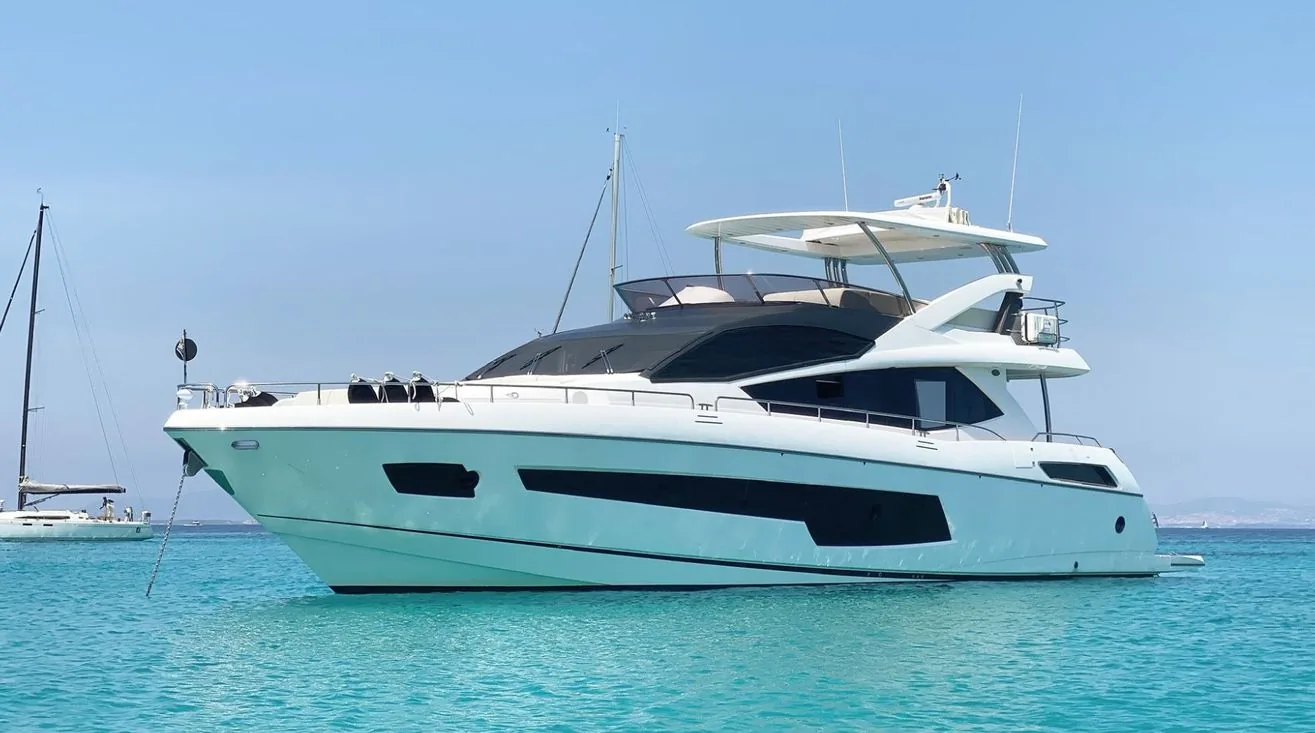 SUNSEEKER 75 - yacht charter photo 2