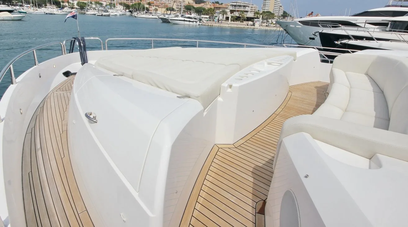 SUNSEEKER 75 - yacht charter photo 8