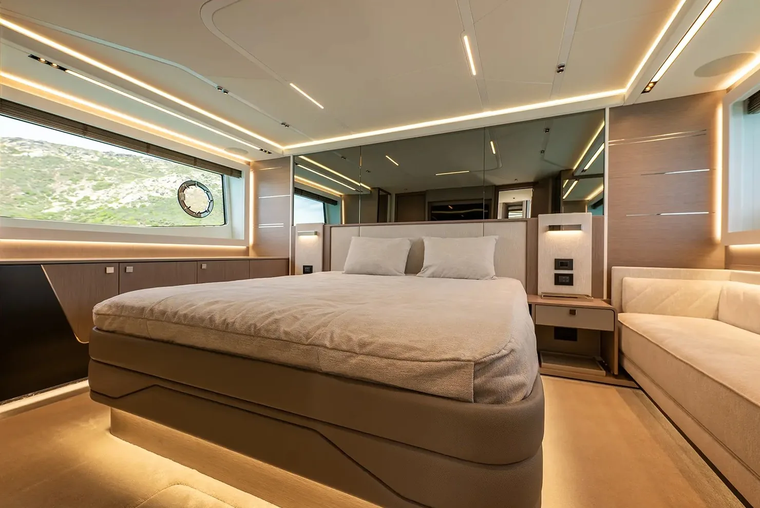 SUNSEEKER PREDATOR 65 - yacht charter photo 8