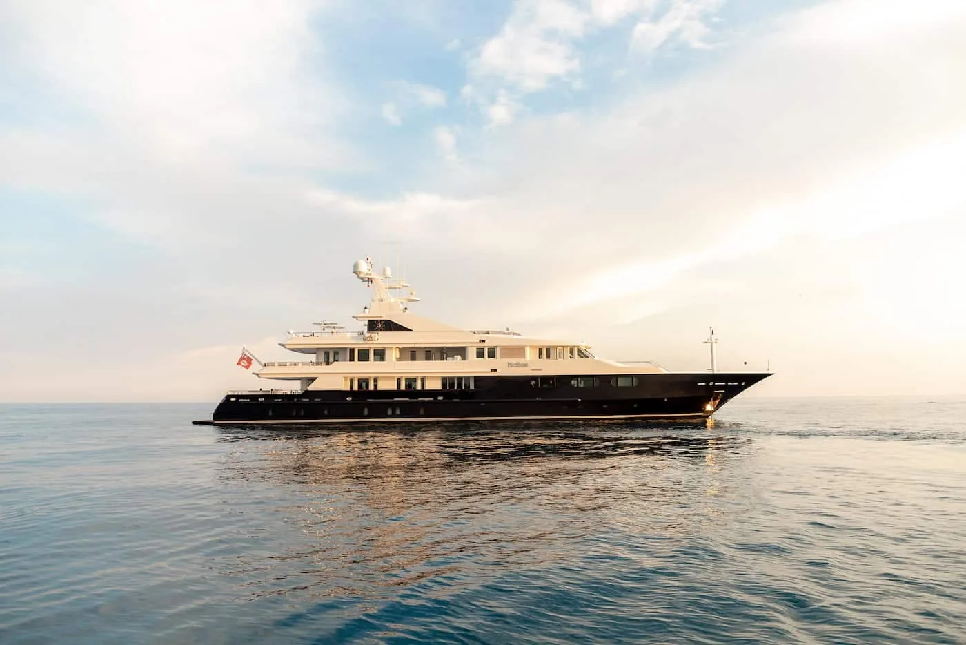 TREEHOUSE - yacht charter photo 2