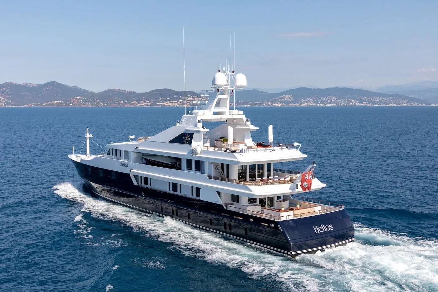 TREEHOUSE - yacht charter photo 4