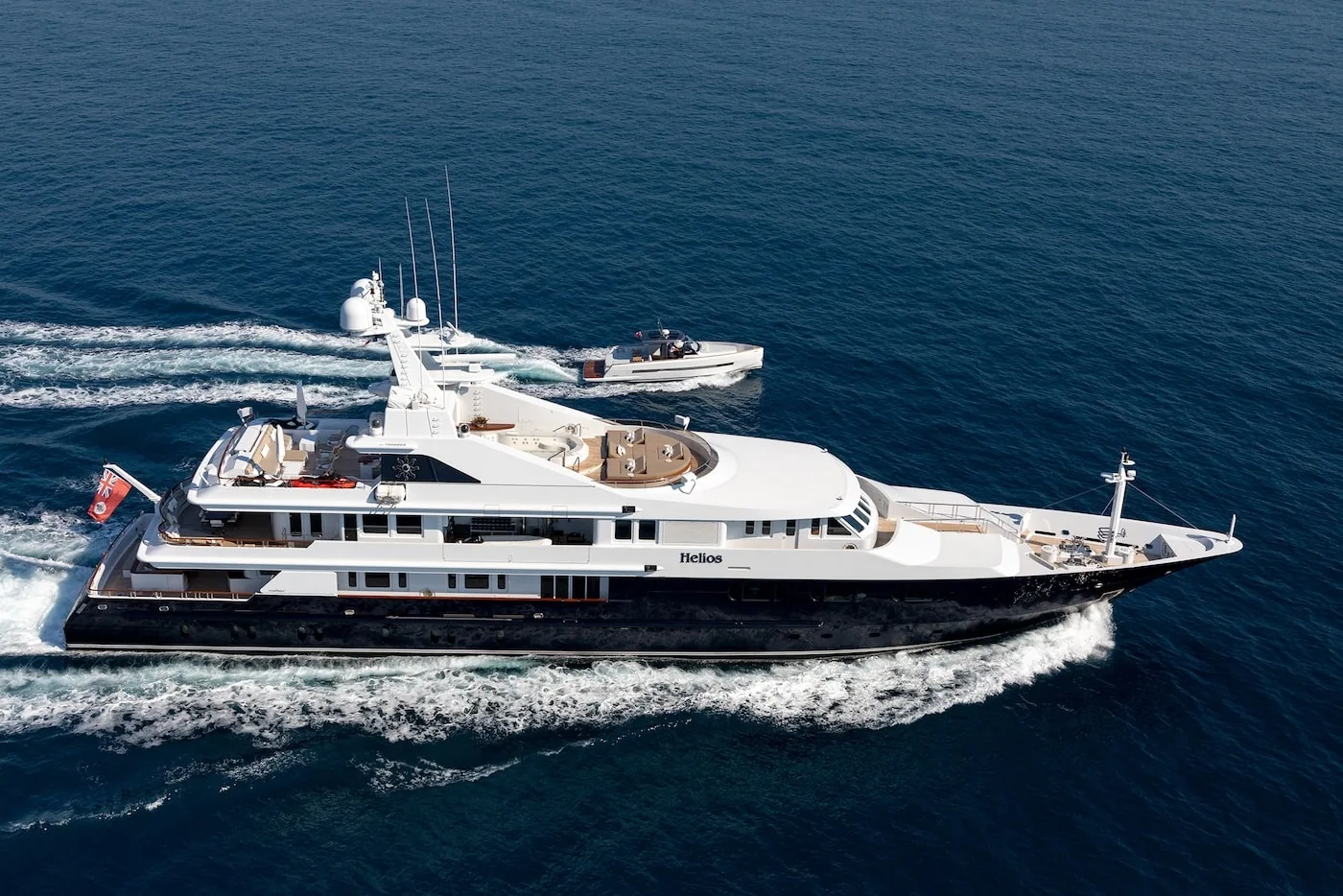 TREEHOUSE - yacht charter photo 5