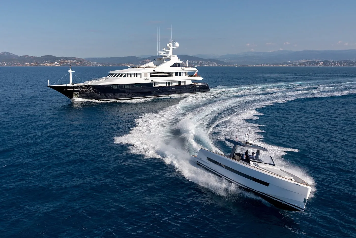 TREEHOUSE - yacht charter photo 7