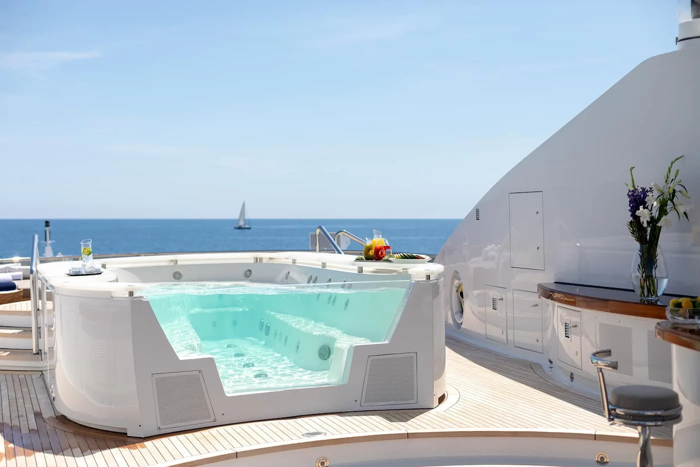 TREEHOUSE - yacht charter photo 11