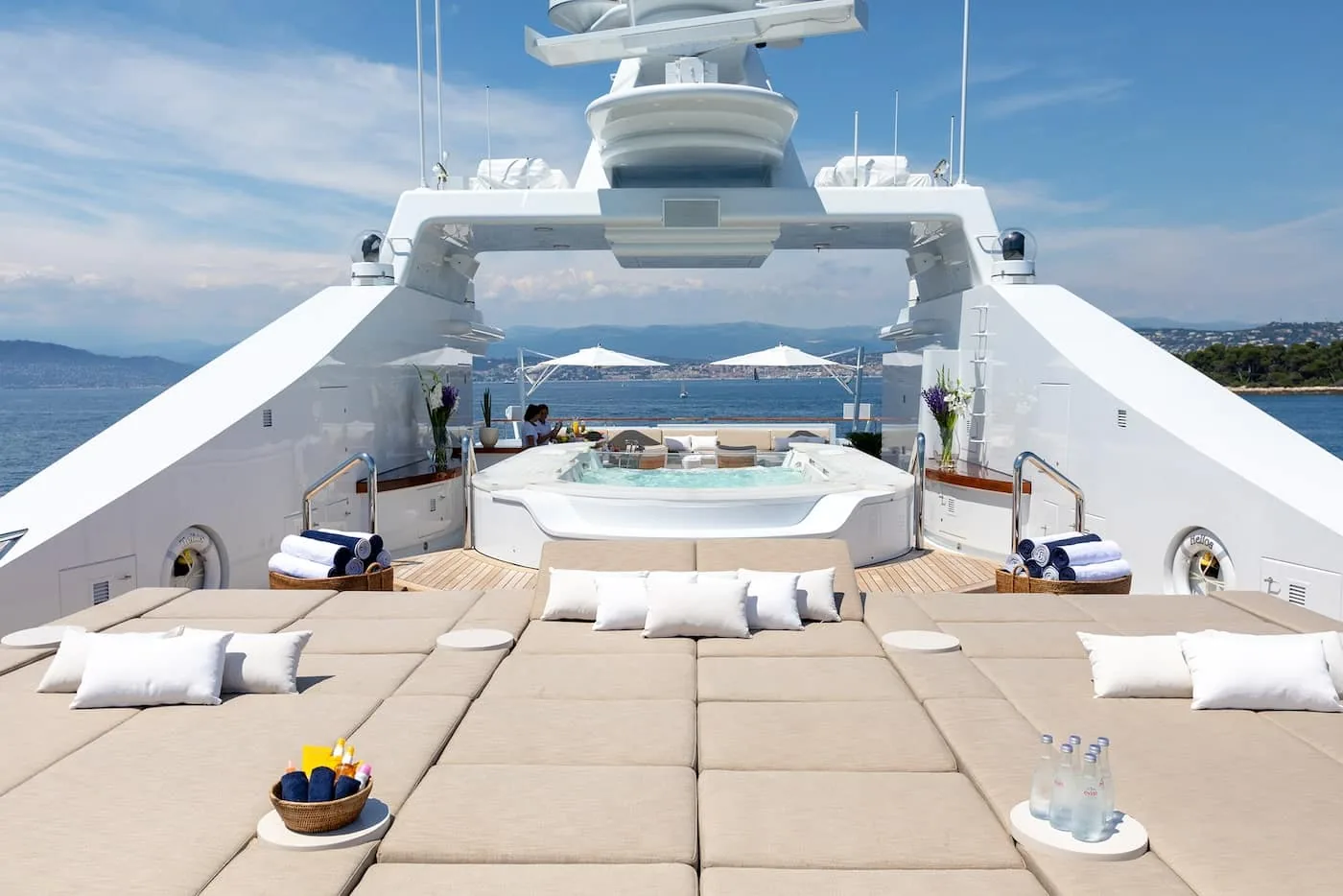 TREEHOUSE - yacht charter photo 13