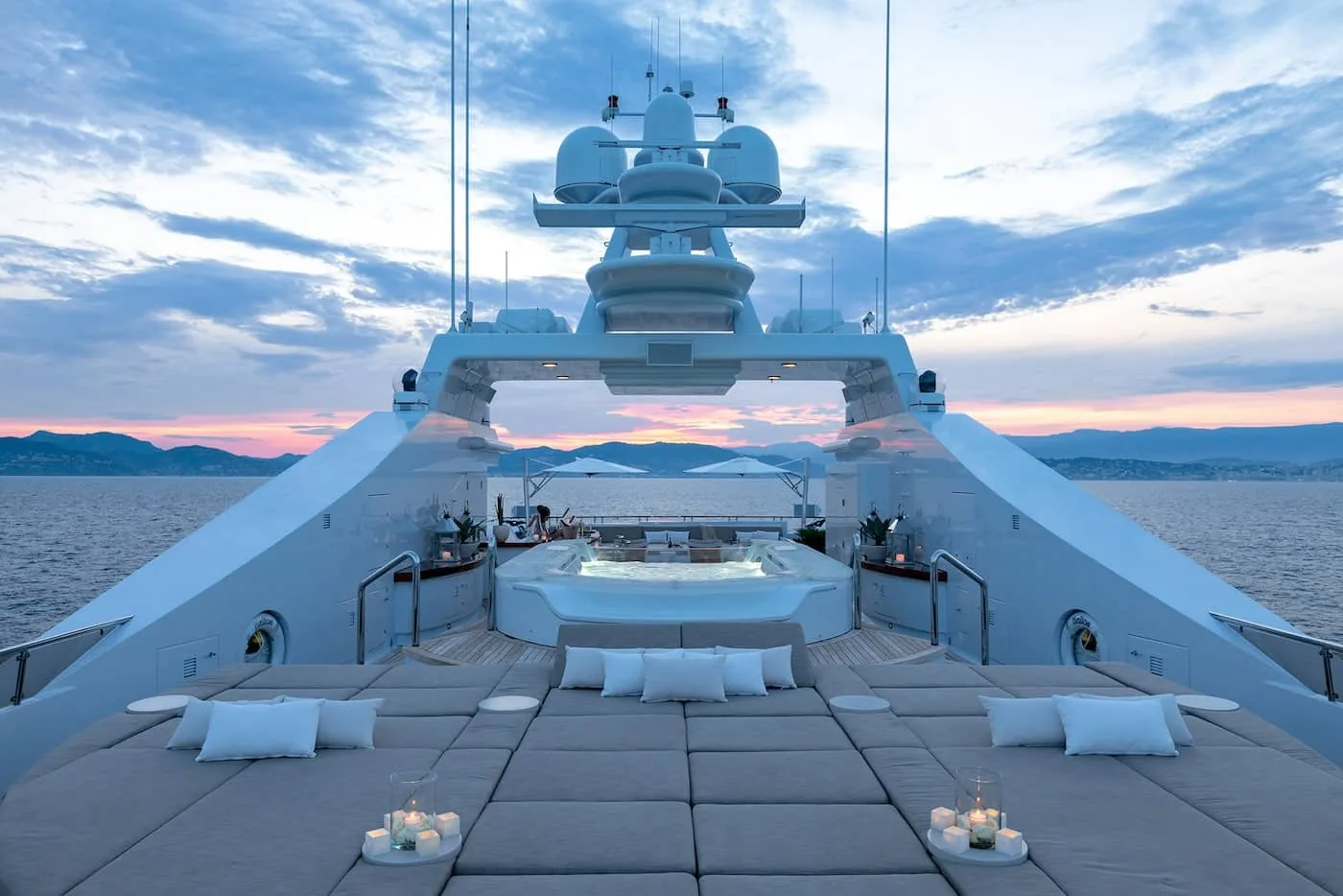TREEHOUSE - yacht charter photo 14