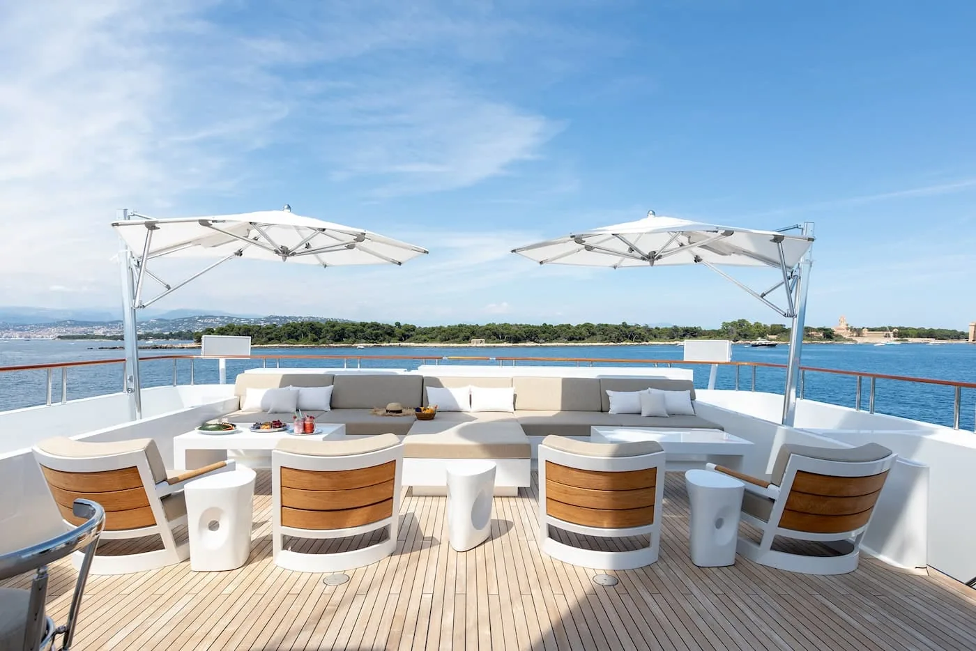 TREEHOUSE - yacht charter photo 15