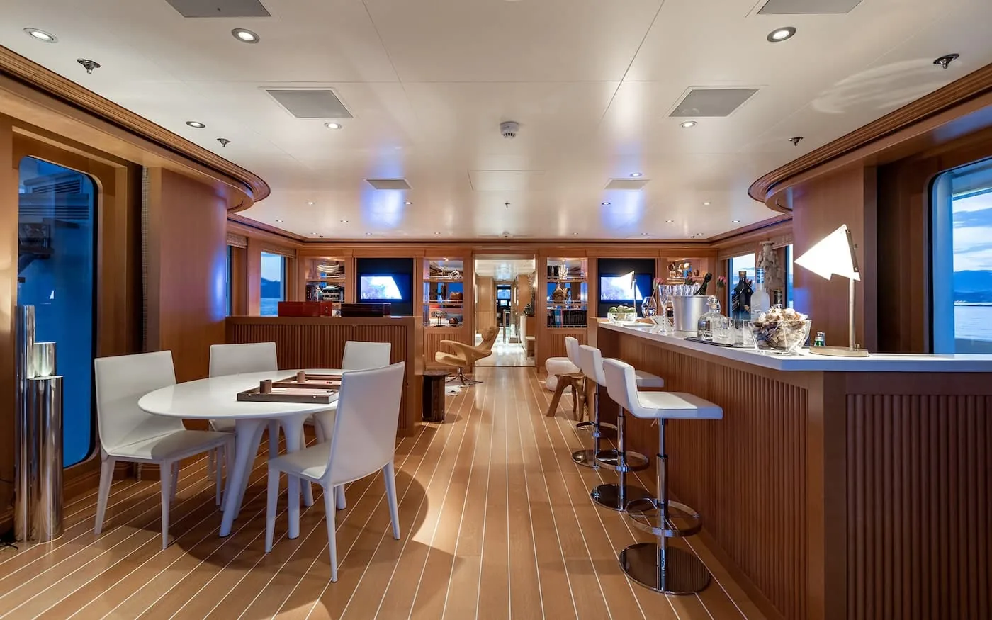 TREEHOUSE - yacht charter photo 16