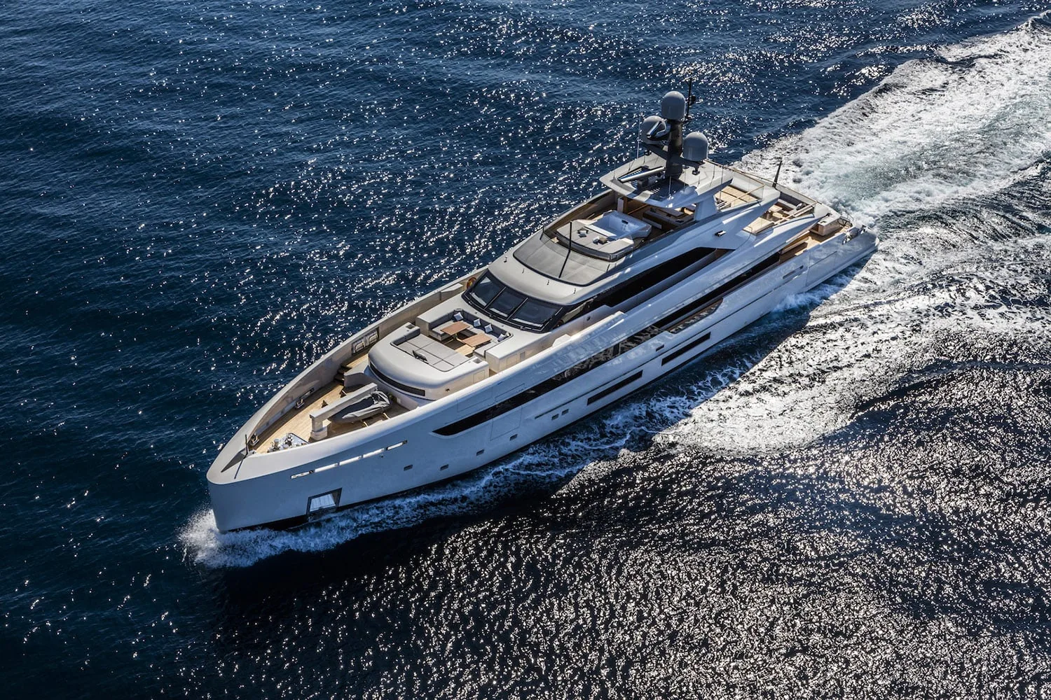 VERTIGE - yacht charter photo 2