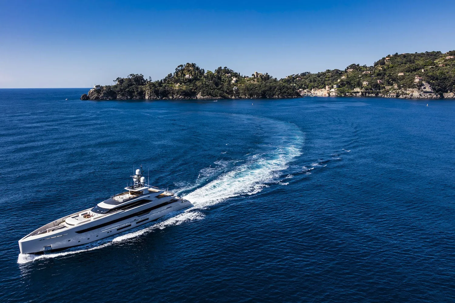 VERTIGE - yacht charter photo 4
