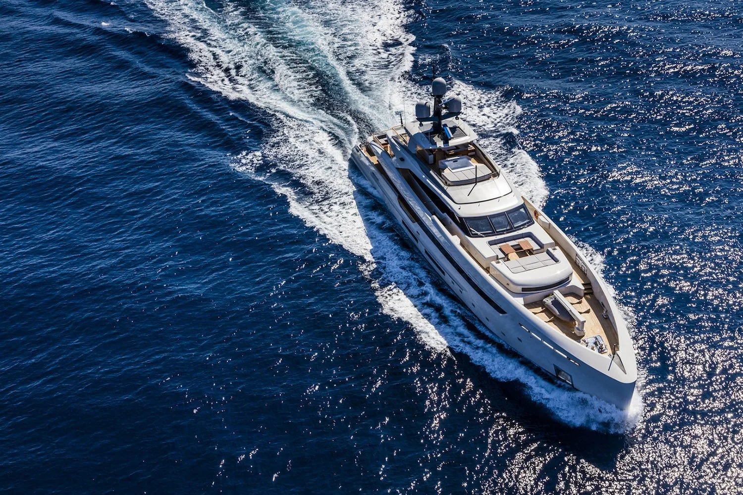 VERTIGE - yacht charter photo 5