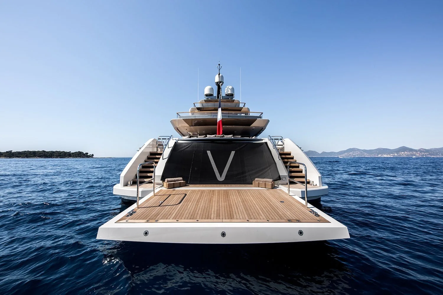 VERTIGE - yacht charter photo 10