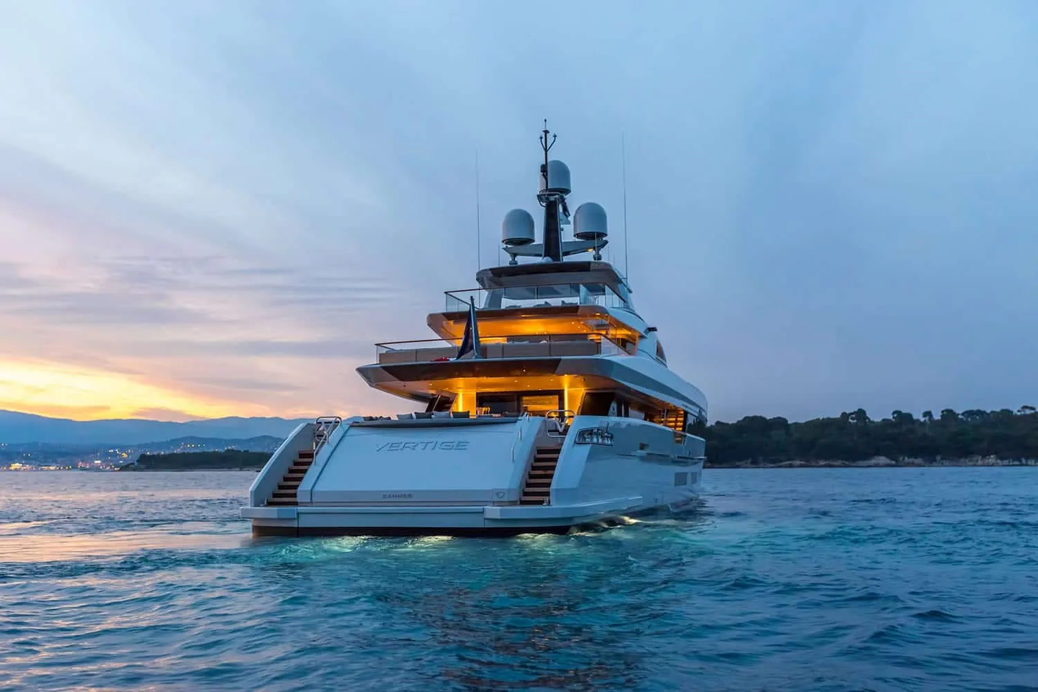 VERTIGE - yacht charter photo 12