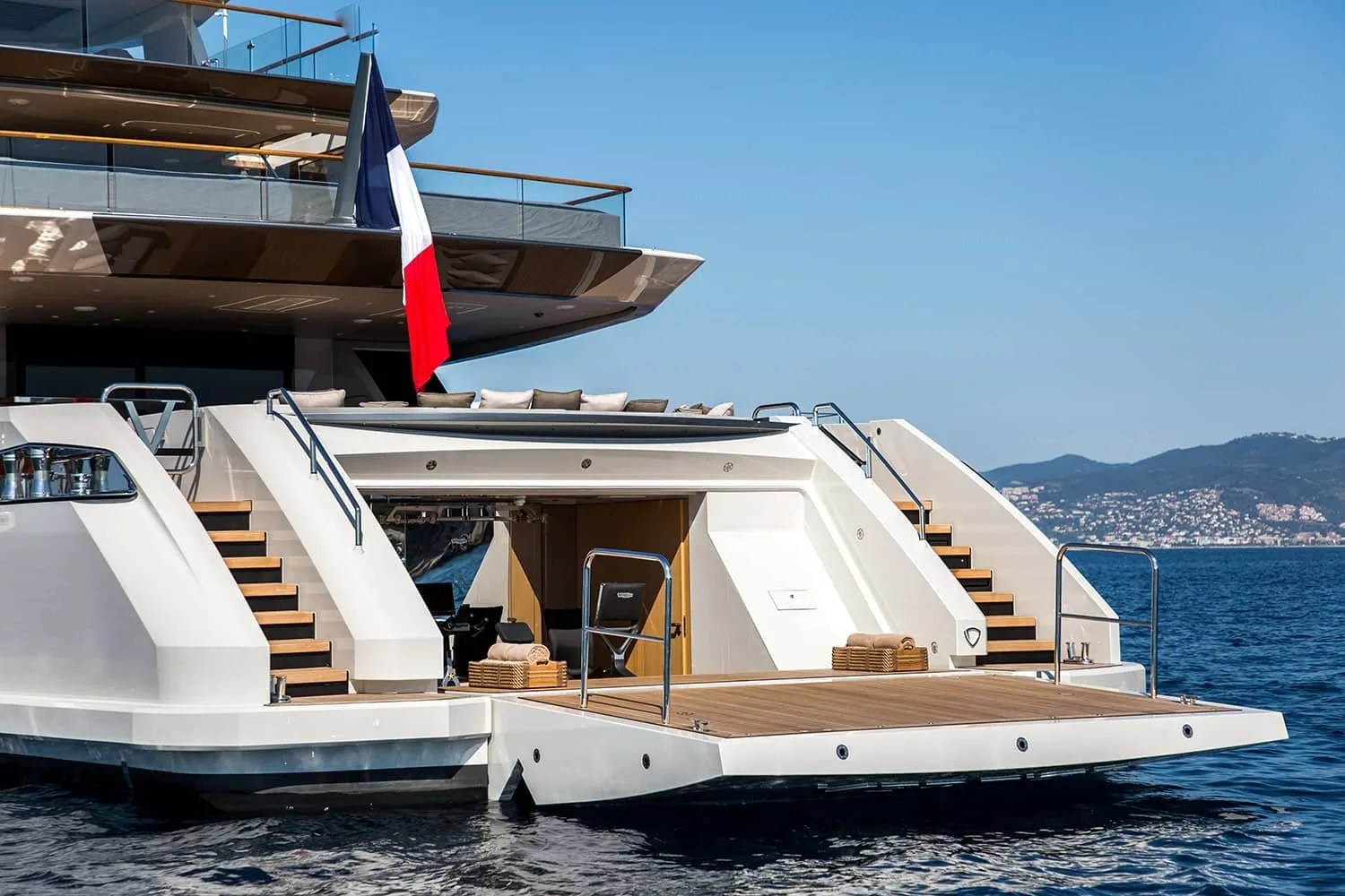 VERTIGE - yacht charter photo 17