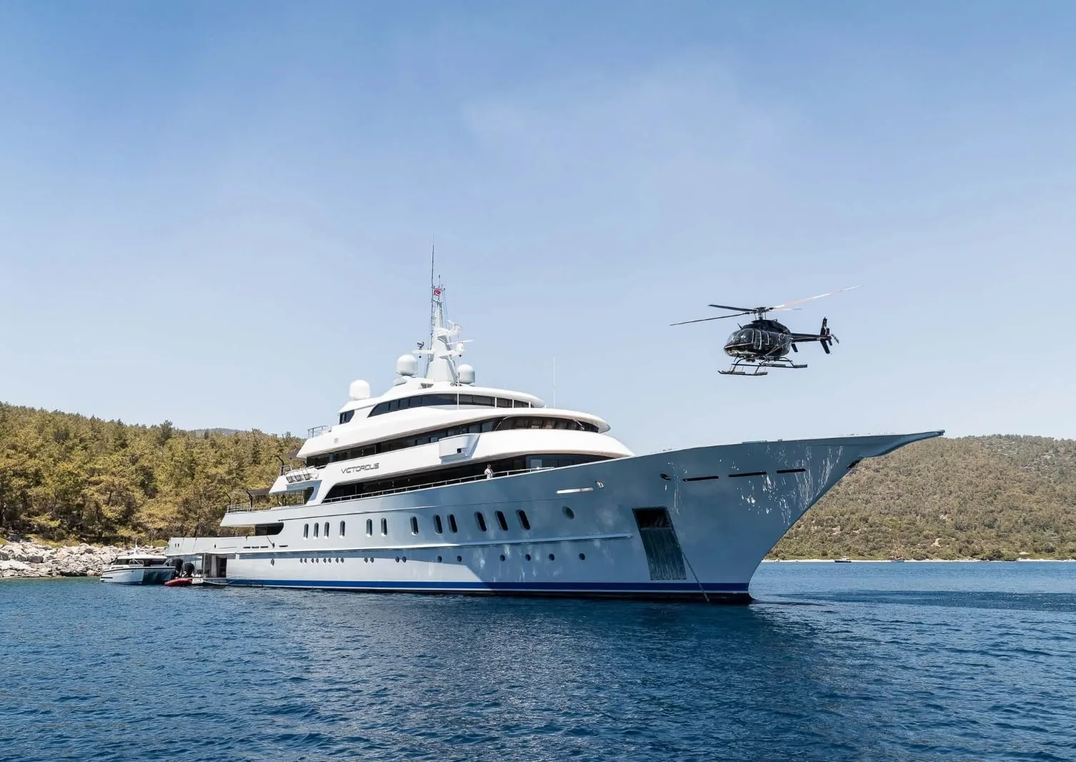 VICTORIOUS - yacht charter photo 3