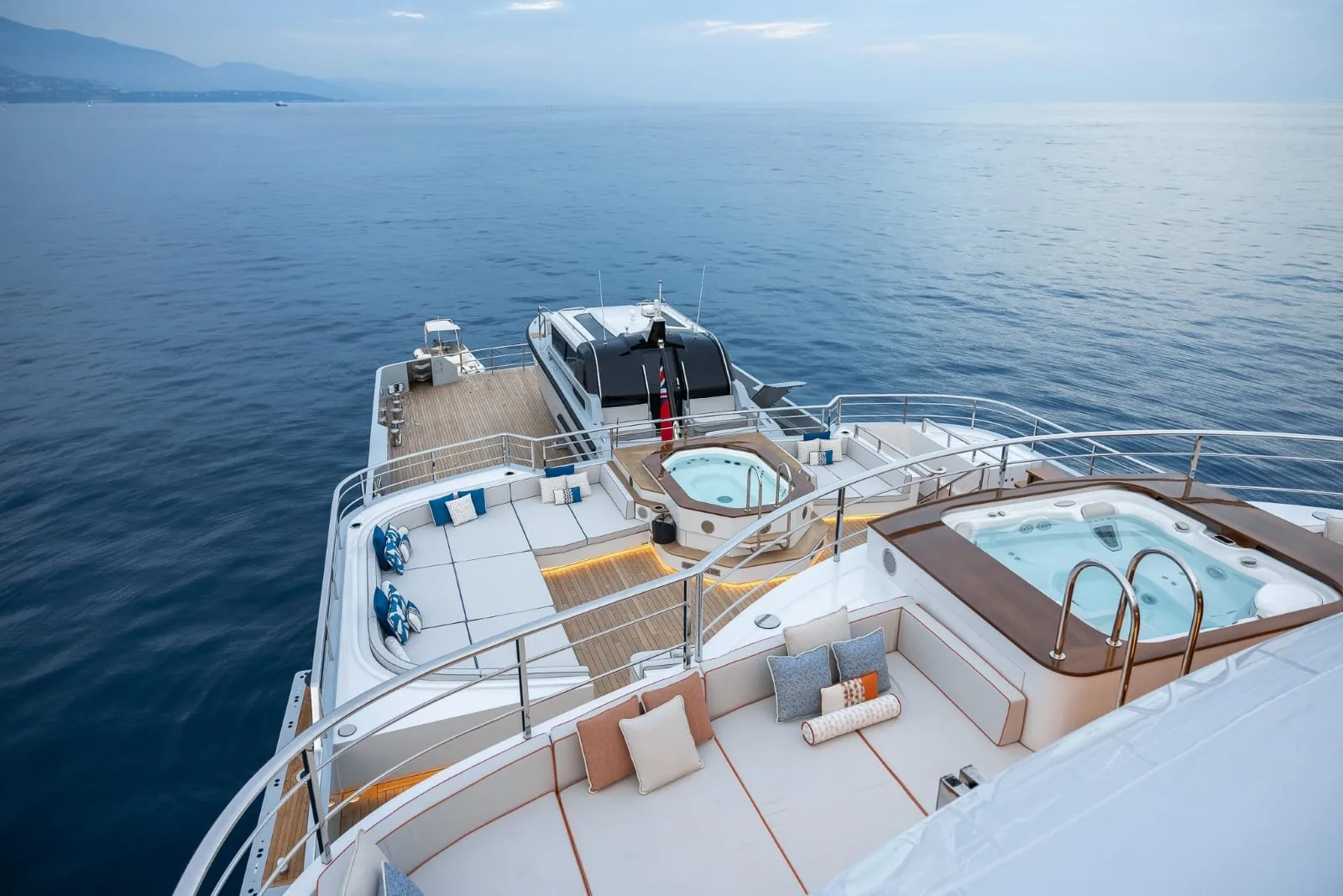 VICTORIOUS - yacht charter photo 5