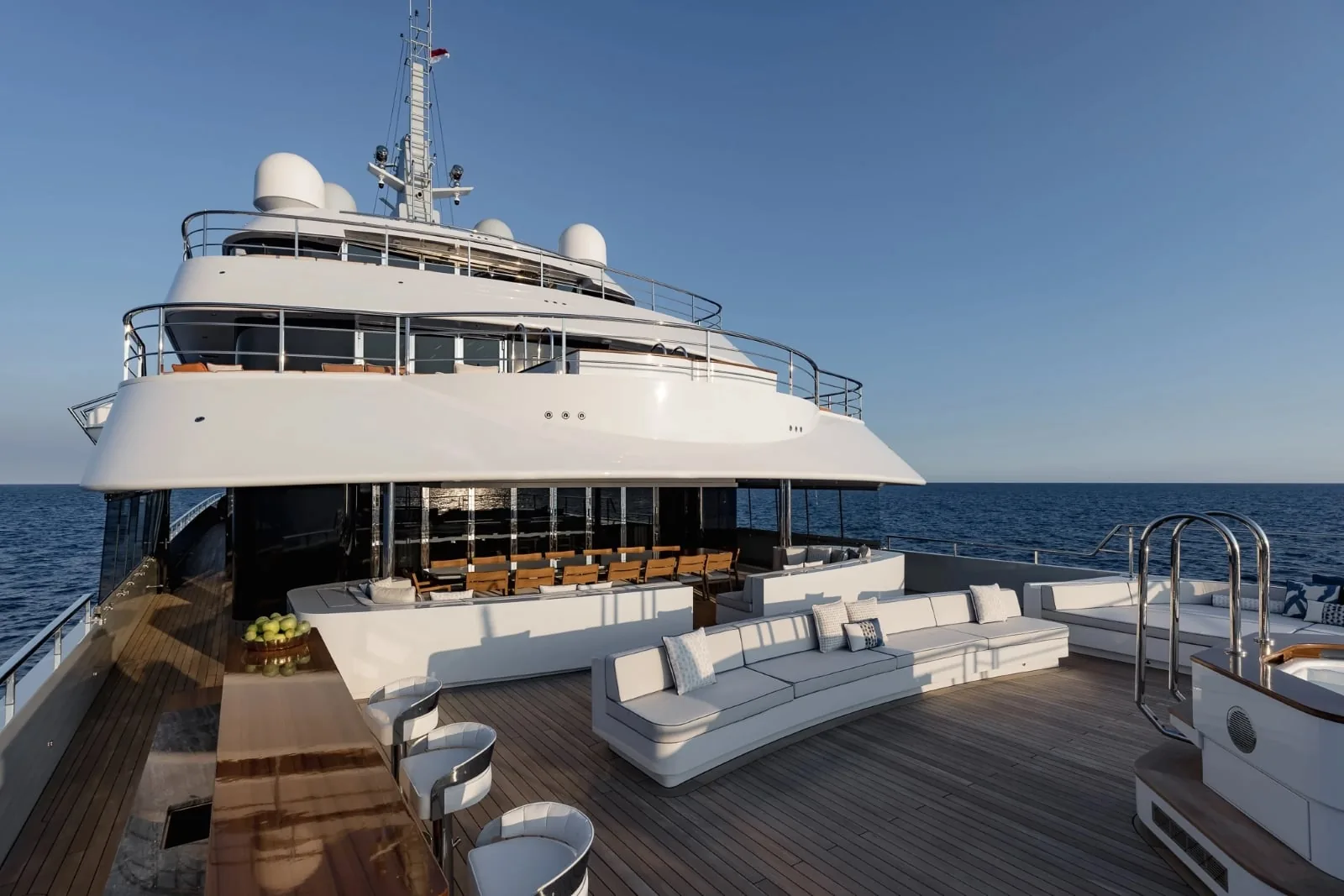 VICTORIOUS - yacht charter photo 6