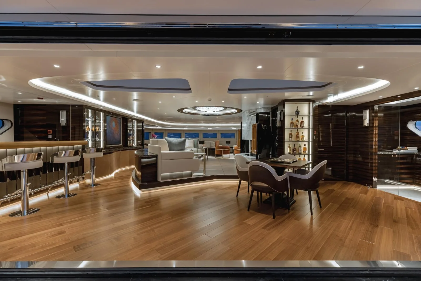 VICTORIOUS - yacht charter photo 15