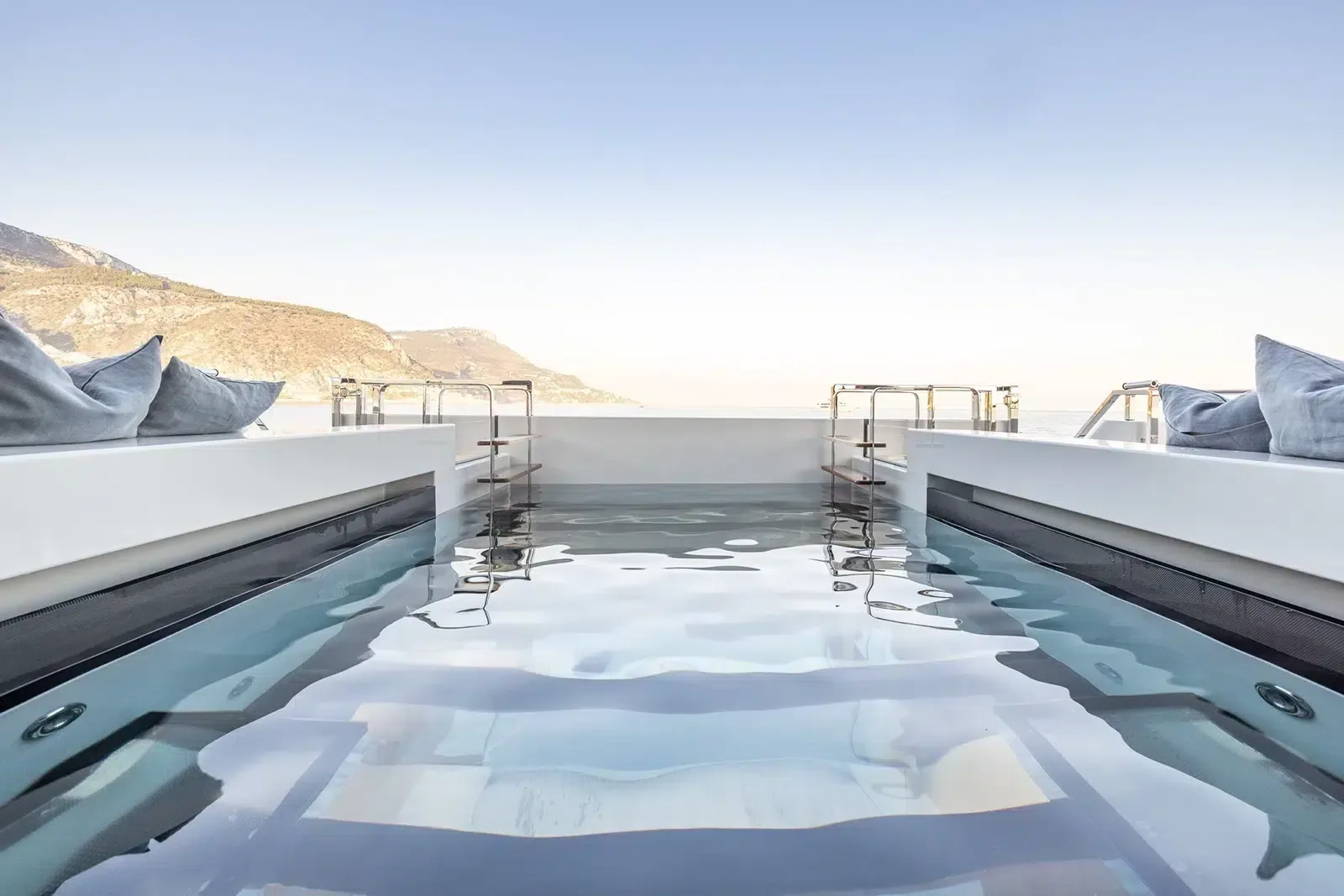 VIRTUOSITY - yacht charter photo 6